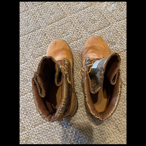 Timberland suede snakeskin boots size 6 boy’s, 8 woman’s - Picture 11 of 11